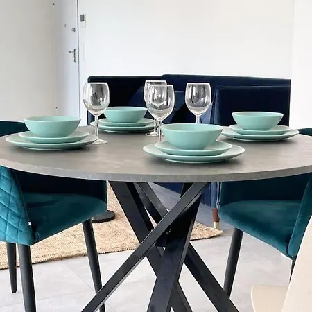One Bedroom In Center W. Terrace&parking *