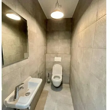 One Bedroom In Center W. Terrace&parking